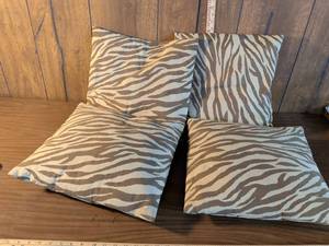 lot 181 image: Zebra Print Throw Pillows Set of 4