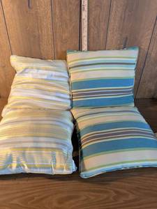 lot 183 image: Set of 2 of striped throw pillows