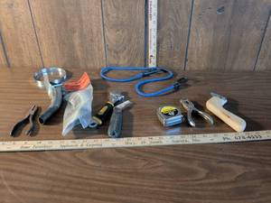 lot 188 image: Mixed Hand Tools and Hardware Lot