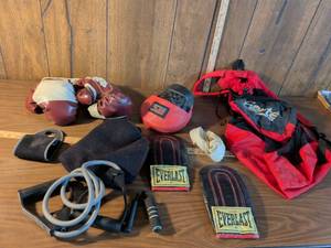 lot 198 image: Mixed Boxing and Martial Arts Training Equipment Lot