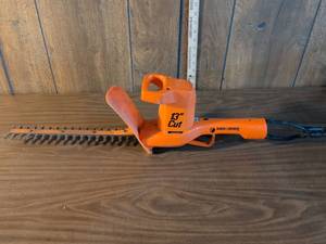 lot 200 image: Black & Decker 13 Inch Electric Hedge Trimmer