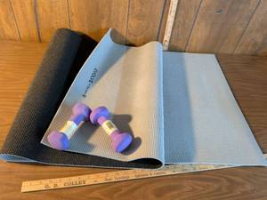lot 201 image: Yoga Mat and Dumbbell Set