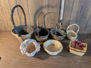 lot 206 image: Wicker Basket Collection Set