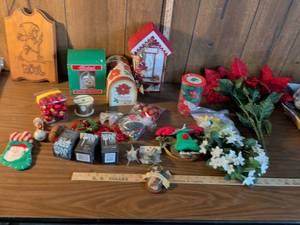 lot 214 image: Christmas Holiday Decoration and Craft Supply Lot