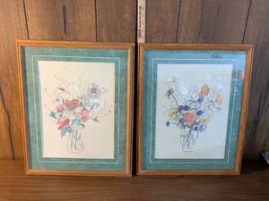 lot 216 image: Framed Floral Bouquet Prints Set