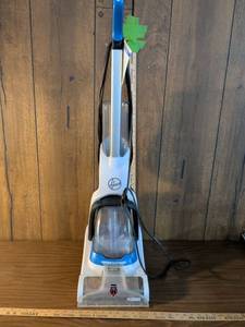 lot 221 image: Hoover PowerDash Pet Carpet Cleaner with HeatForce