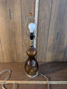 lot 228 image: Amber Glass Gourd Shape Table Lamp