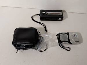 lot 241 image: Kodak Tele-Instamatic 608 Camera with Naxa AMFM Radio and Case