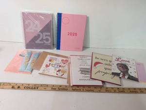 lot 256 image: Mixed Greeting Card and Stationery Bundle