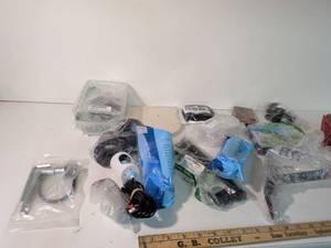 lot 295 image: Mixed Lot of Water Filter Parts and Kitchen Accessories