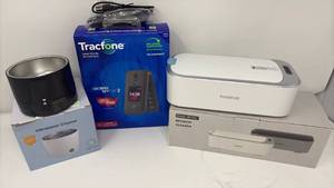 lot 105 image: Mixed items lot of 3 Electronic Device Bundle - Tracfone Phone, Ultrasonic Cleaner, and Beeshop Cleaner Set&nbsp