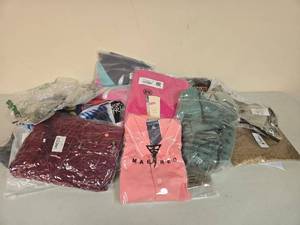 lot 135 image: Mixed Clothing Bundle Lot