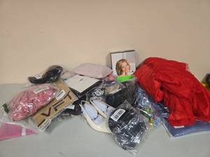 lot 143 image: Mixed Wholesale Clothing and Accessories Lot