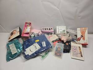 lot 206 image: Mixed Electronics Beauty and Accessories Lot