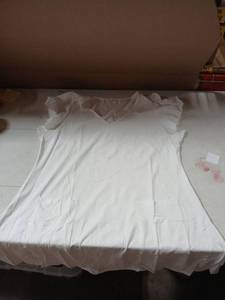 lot 30506 image: White Cotton Sleeveless Blouse Size 2XL - Retail $8