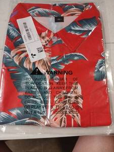 lot 30512 image: Mens XL Red Tropical Leaf Print Button-Up Shirt - Retail $15