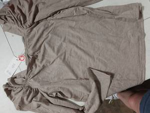 lot 30524 image: Target Brand Childs Beige Ruched Long Sleeve Top Size 8-9  - Retail $15