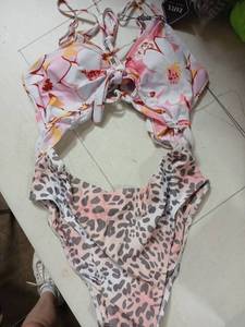 lot 30562 image: ZAFUL Womens Swimwear Set with Floral and Leopard Print Size XL - Retail $15