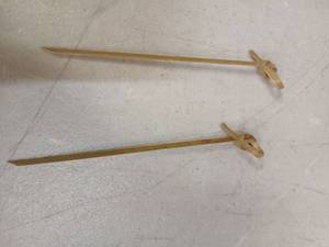 lot 30985 image: Bamboo Knot Shewers - Retail $0