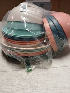lot 62091 image: Colorful Melamine Dinner Plates Set - Retail $15