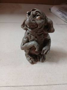 lot 30612 image: Acxico 1pc Gothic Gargoyle Sculpture - Resin Troll Statue, Stone-Like Appearance, Home & Garden Decor Ornament, Ideal for Halloween & Festivals, Suitable for Outdoor Garden & Indoor Display CRACK ON HEAD - Retail $12