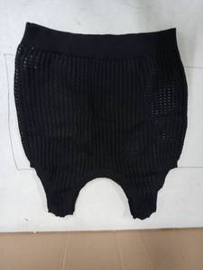 lot 31004 image: Floerns Womens Sleeveless Pullover Tank Top V Neck Knitted Sweater Vest Black Large