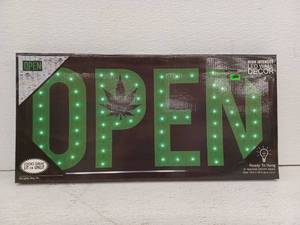 lot 14292 image: Novelty Green Led Open Sign