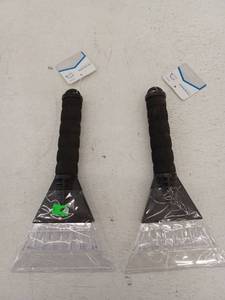 lot 14309 image: 2 Pack Automotive Ice Scraper