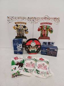 lot 14320 image: Holiday Party Decoration Bundle