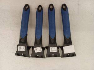 lot 14328 image: SubZero Talon Dual Blade Ice Scraper, 4 Pack