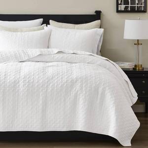 lot 19145 image: palassio White 100% Cotton Quilt California Cal King Size Bedding Sets with 2 Pillow Shams, Textured Oversized Lightweight Bedspread Shabby Chic Coverlet, Soft Bed Cover for All Season, 3 Pieces
