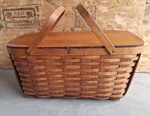 lot 74 image: Shelton Basket Woven Wood Picnic Basket with Hinged Lid - 2 Foot Long x 1 Foot Deep