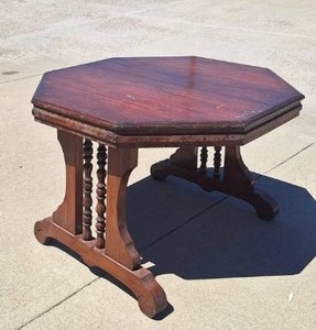 lot 93 image: Octagonal Oak Dining Table with Turned Spindle Base - 44 Across