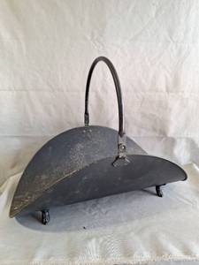 lot 98 image: Log Holder with Handle and Feet