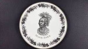 lot 22 image: Wedgwood Black Hawk Chief Commemorative Plate