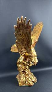 lot 23 image: Impressive Eagle Ceramic Statuette 17 Inches Tall