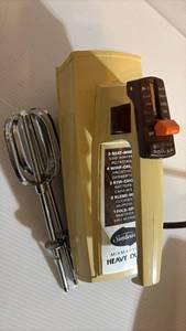 lot 47 image: Vintage Sunbeam Mixmaster Hand Mixer Works Burst of Speed Feature