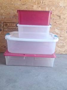 lot 173 image: Sterilite Plastic Storage Container Set with Lids