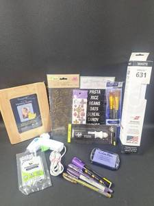 lot 194 image: Craft Supplies