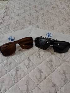lot 6 image: Paleshy Sports Sunglasses Set