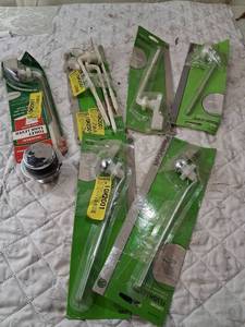lot 23 image: Chrome Toilet Flush Lever Handles Set