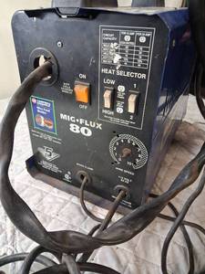 lot 38 image: Campbell Hausfeld MIG Flux 80 Wire Feed Welder