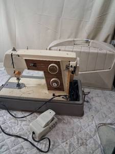 lot 57 image: Japanese Sewing Machine with Foot Control and Case