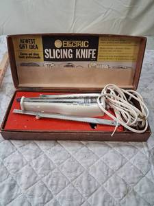 lot 76 image: General Electric GE Electric Slicing Knife Model EK-1