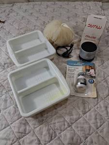lot 132 image: Mixed Items Lot - Food Storage Containers with Bluetooth Speaker and Accessories