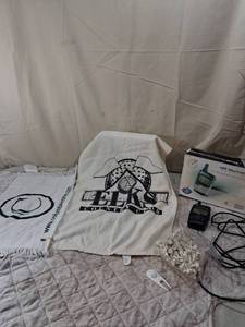 lot 169 image: SkyCaddie Golf GPS Range Finder with Golf Towels and Tees Bundle
