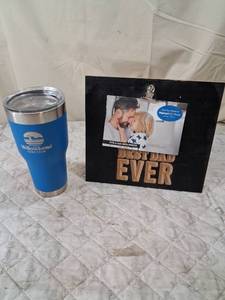 lot 183 image: Willowbend Golf Club Travel Tumbler and Best Dad Ever Photo Frame Bundle