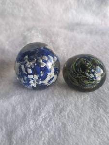 lot 1006 image: Handmade Glass Paperweight Set - Blue and Green Swirl Designs
