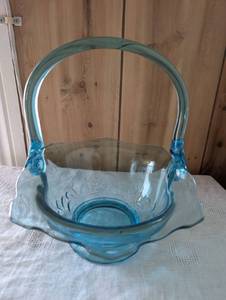 lot 1016 image: Blue Pressed Glass Handled Basket Bowl