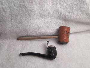 lot 1505 image: Estate Tobacco Pipe Collection with Clay Tamper